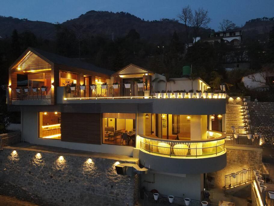 Villa Whispering Pines Bhīm Tāl Esterno foto